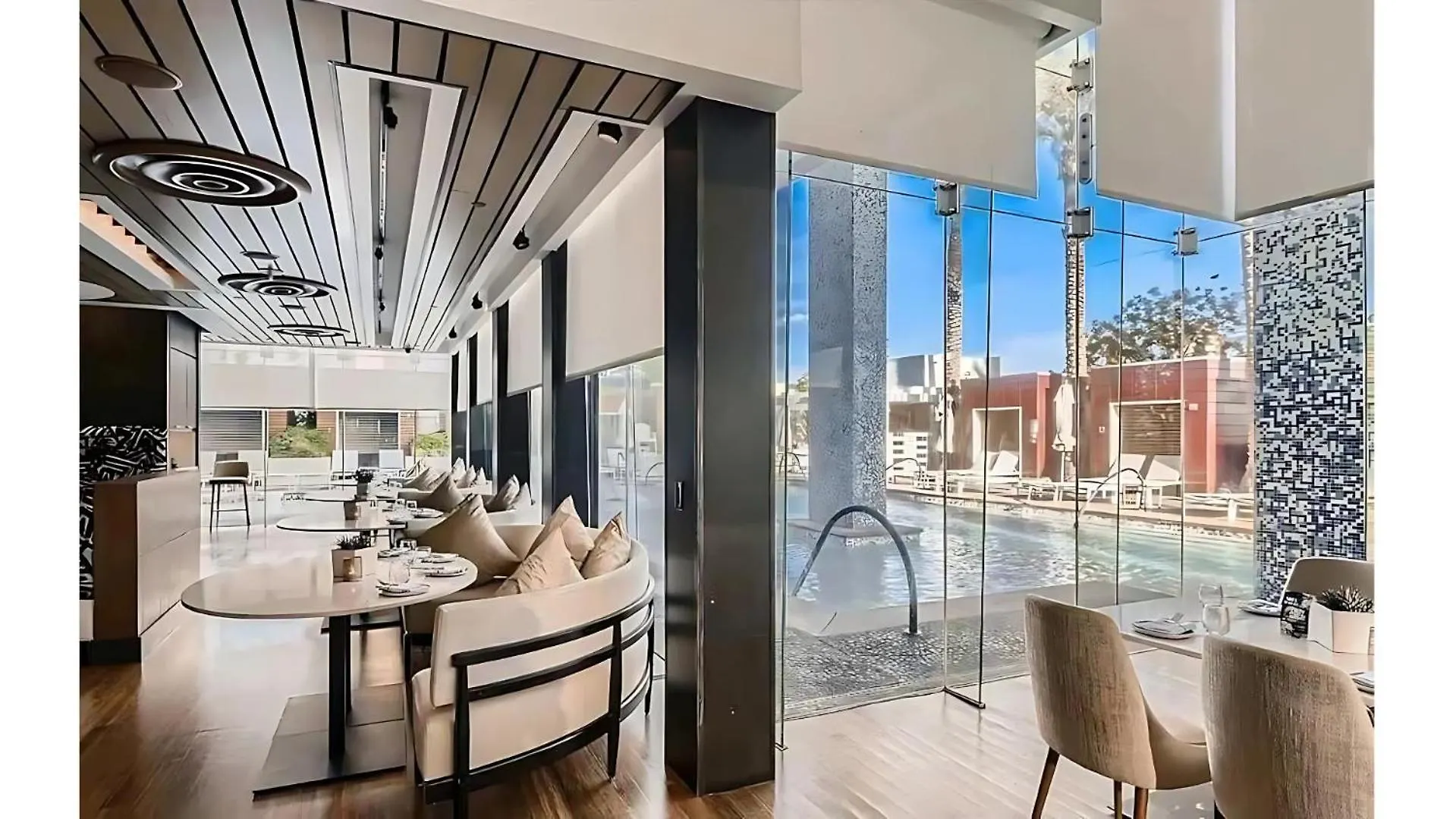 Vista Balcony Collection - Stripsuite Palms Place Hotel, Resort & Casino Hotel Las Vegas